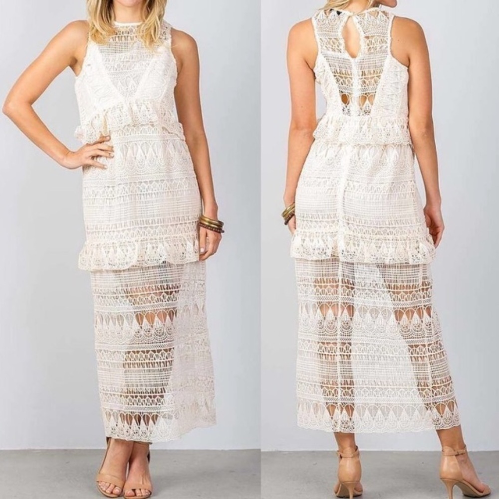REVEUSE Lace Tiered Boho Chic Sleeveless Halter Summer Maxi Dress Small